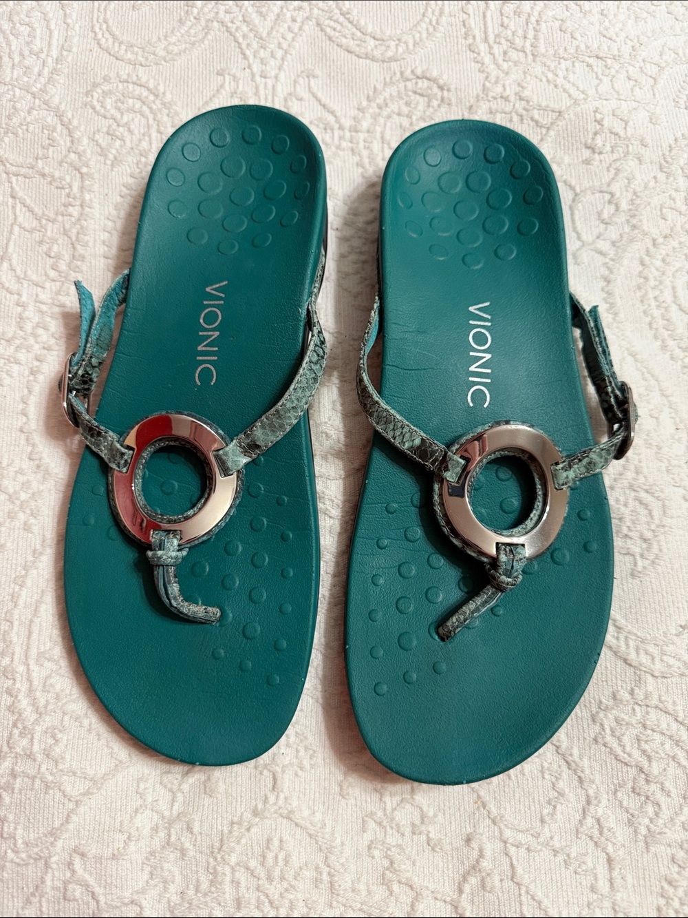 Vionic Size 9 Teal Silver Ring Flip Flop Sandals
